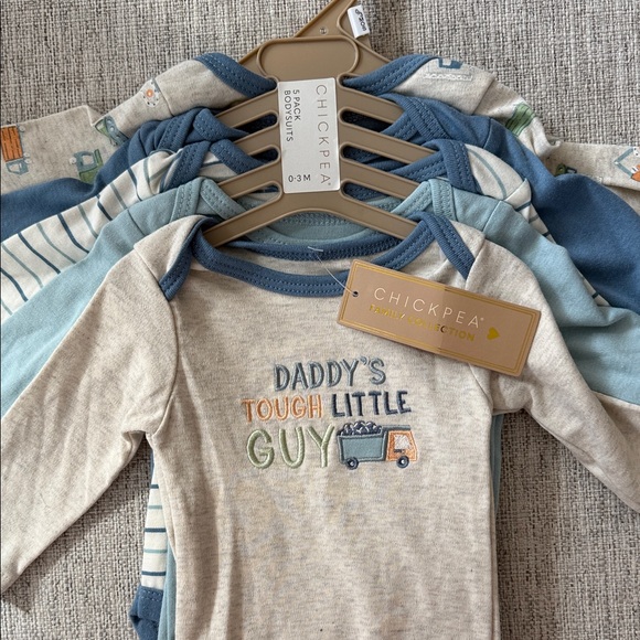 NWT Set of 5 Beige and Blue Baby Bodysuit Collection - Picture 4 of 5